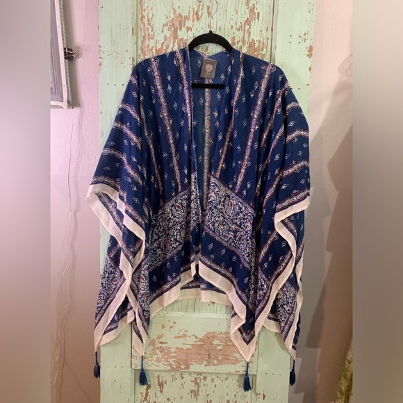 Vince Camuto Accessories - Women’s Vince Camuto one size tribal print open front navy blue and cream kimono
